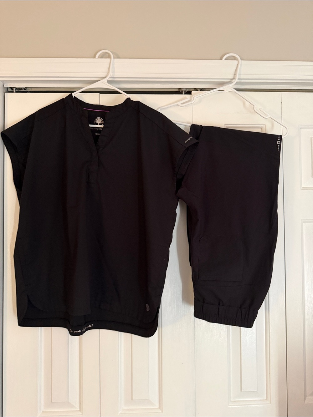 Healing Hands Black Scrub Top and Joggers Set